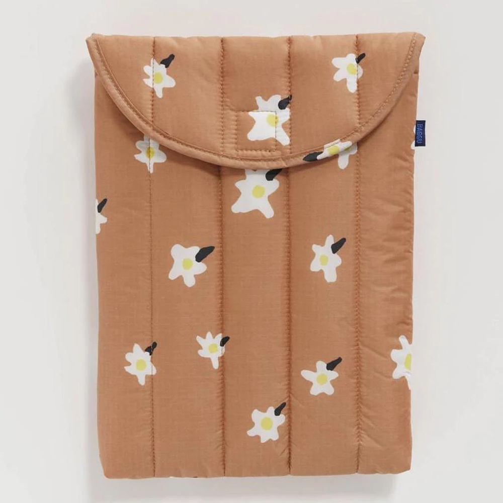 Baggu Puffy Laptop Sleeve 16 in Painted Daisy